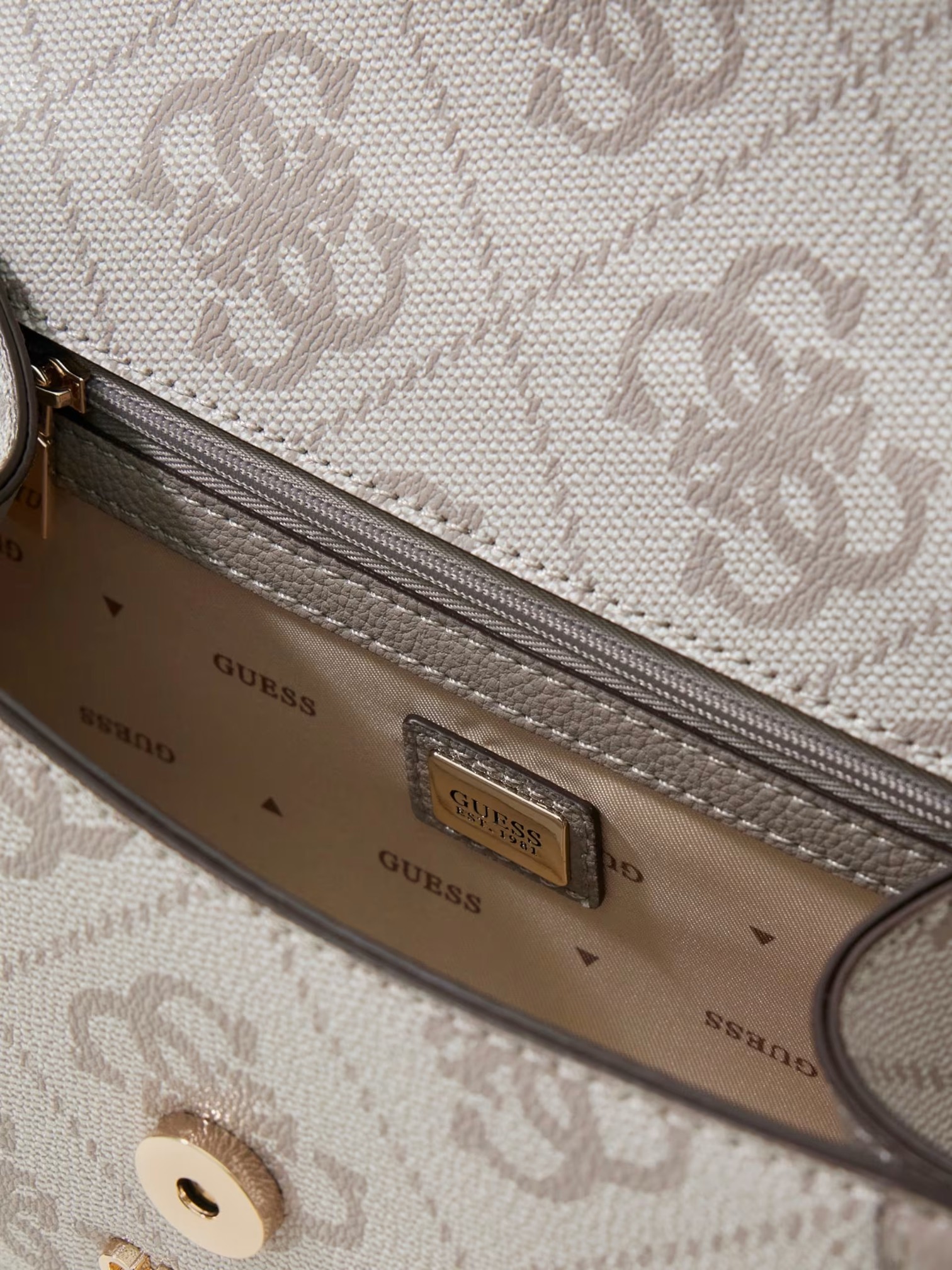 Borsa a Spalla guess KARLINA Beige Logo - immagine 3