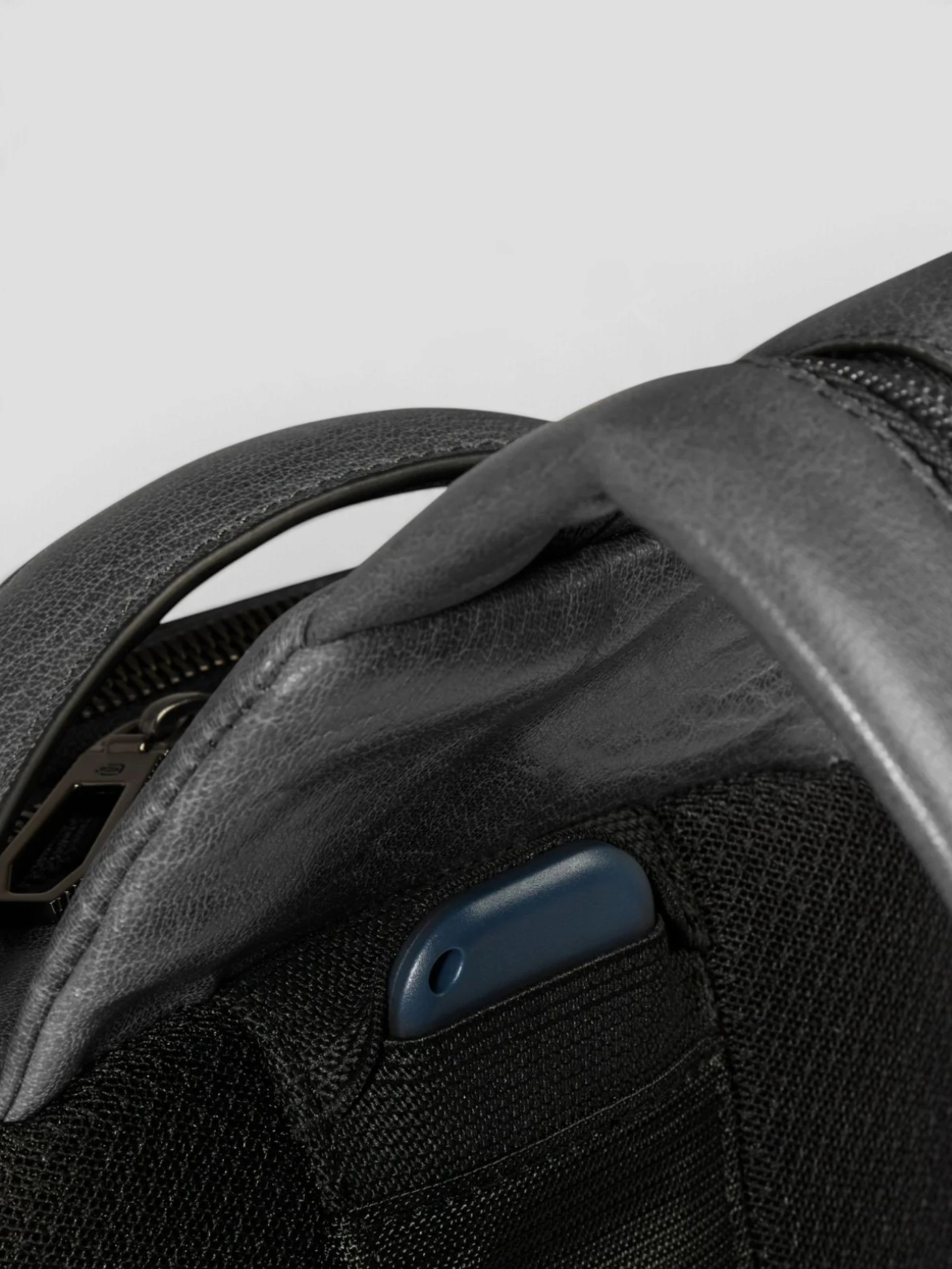 Zaino monospalla Piquadro S141 Nero - immagine 4
