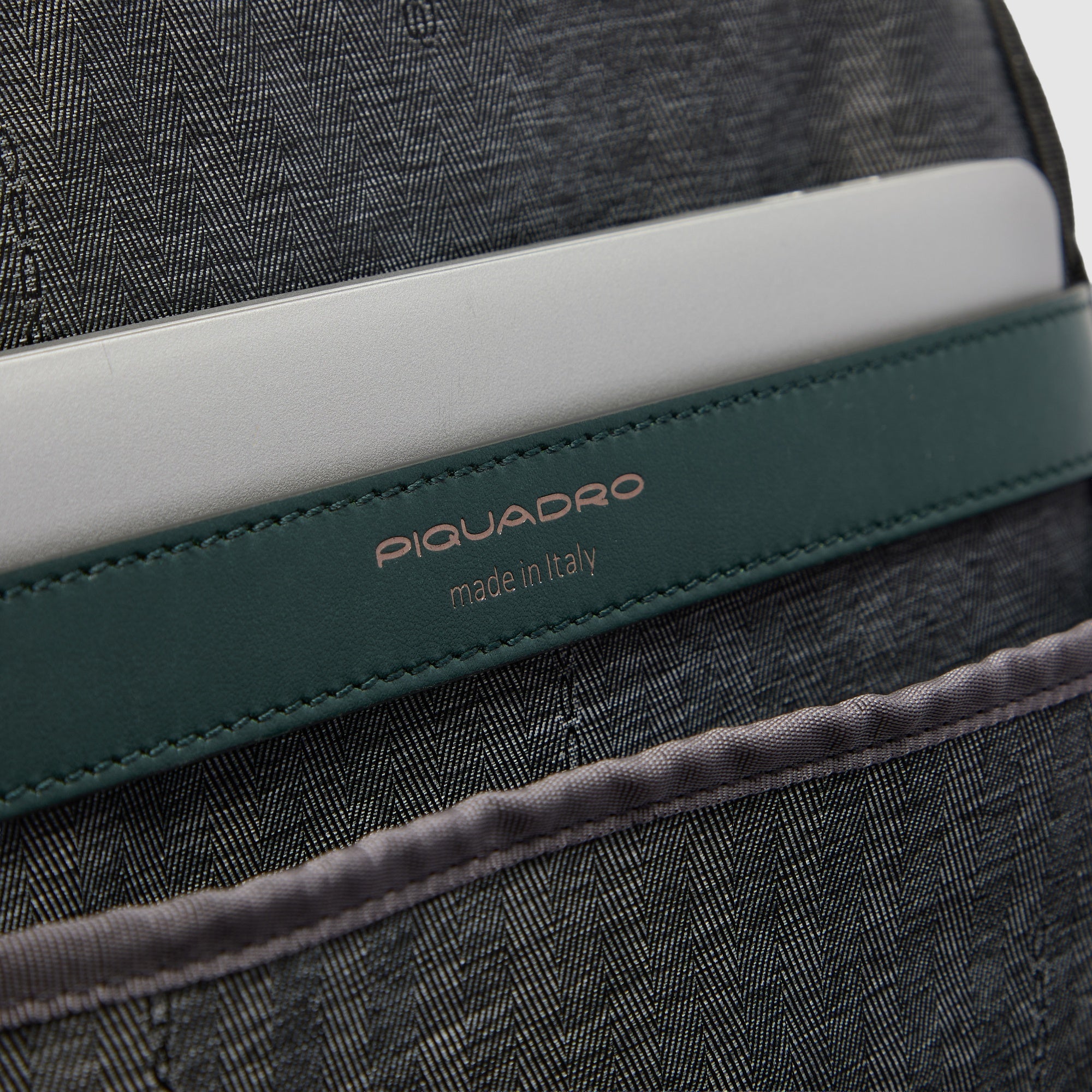 Zaino da viaggio porta pc 15,6" Piquadro Materia Blu/Verde - immagine 8