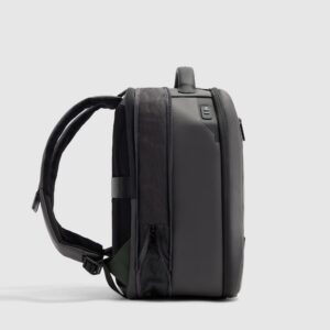 Zaino da viaggio resistente all’acqua porta pc 14″ Piquadro Rover Verde